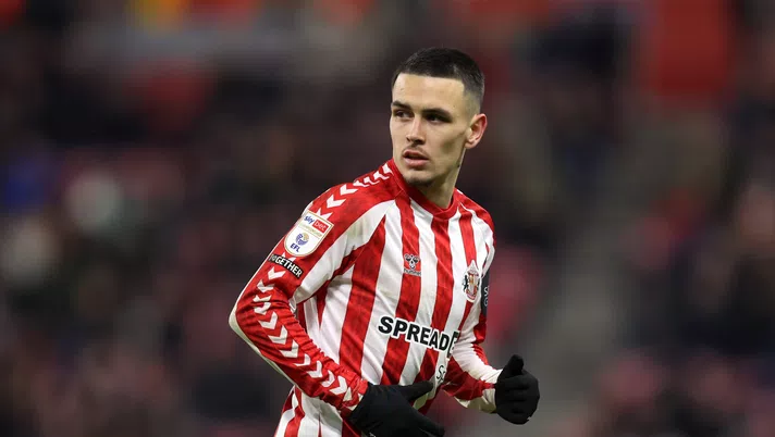 勒菲：拉涅利希望罗马更强所以不让我上场，我想继续留在桑德兰